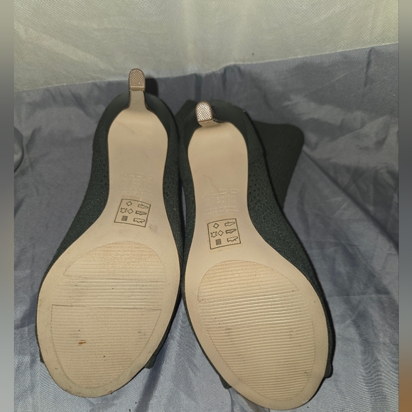 Used bootie heels 💙 - Picture 4 of 5